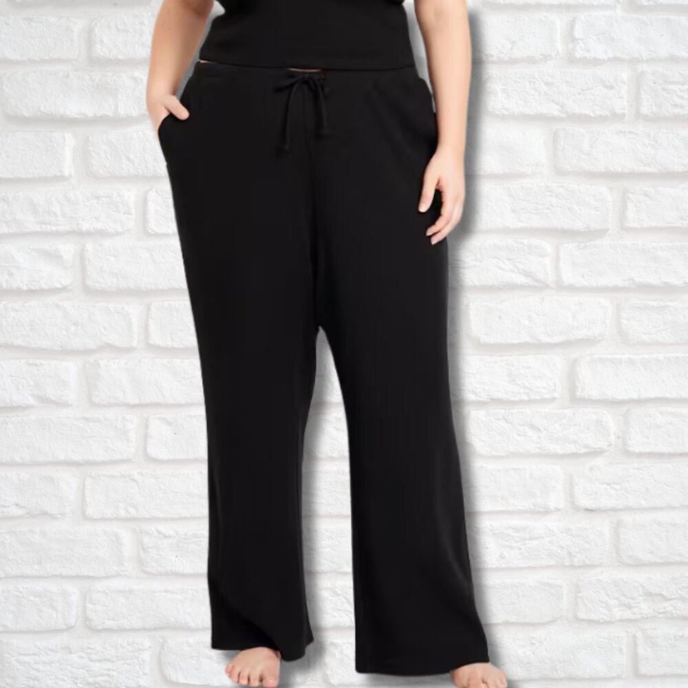 Old Navy Mid-Rise Waffle Loung Pant in Black (small)